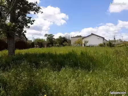 terrain viabilisé sans vis-à-vis et hors lotissement