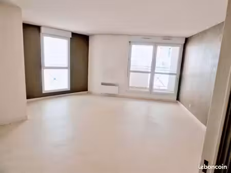 appartement t3 avec place privée de parking