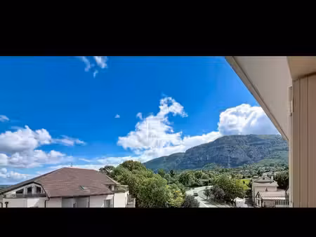 appartement lumineux avec vue sur le salève