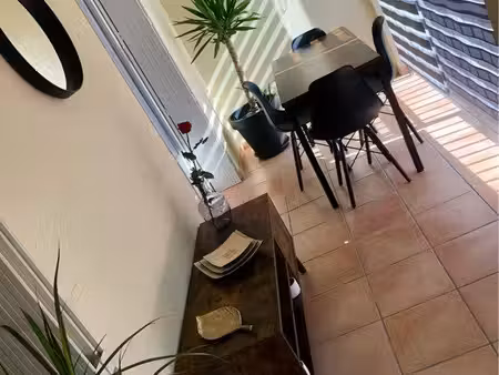 t2 53m2 + terrasse-les lônes-700m de la plage