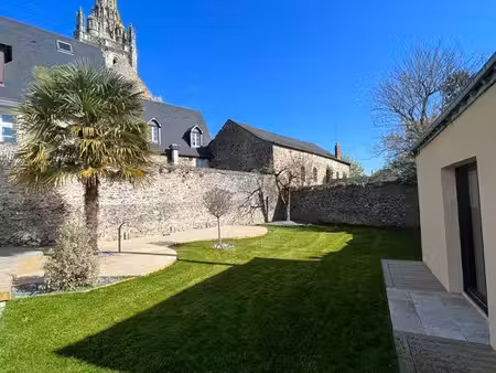 maison de ville avesnières