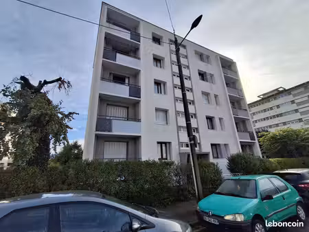location - t3 54m² avec balcon - grenoble