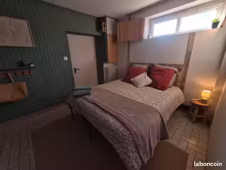 logement étudiant + cour fermée au rdc de notre habitation