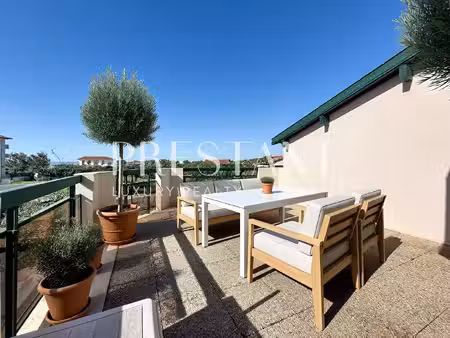 chambre d'amour - appartement avec vaste terrasse vue océan.