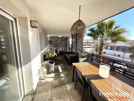 t3 lumineux avec grande terrasse et parking