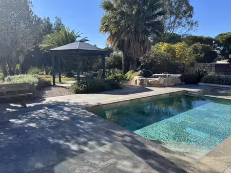superbe mas avec piscine