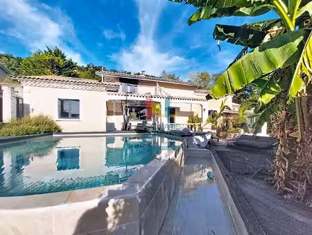 maison lestiac sur garonne 4 pièce(s) 205 m2