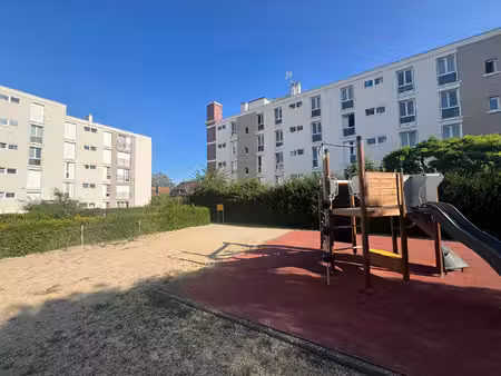 appartement 3 pièces meublé - hauts de chatou - rdc