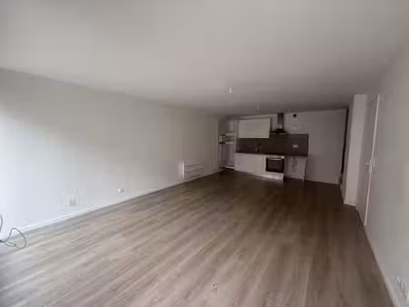 appartement de trois pièces neuf à louer