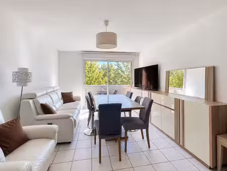 gujan-mestras – centre-ville - t2 lumineux avec balcon  ascenseur et parking