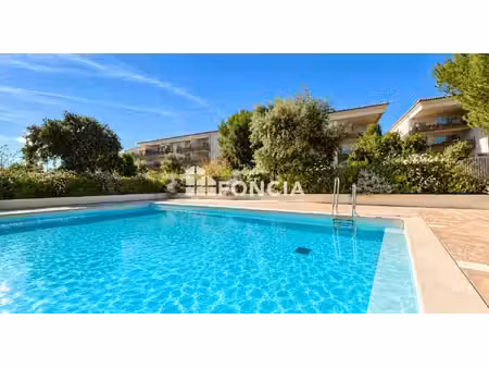 exclusivite – appartement 3 pièces avec grande terrasse  double garage  parking et piscine
