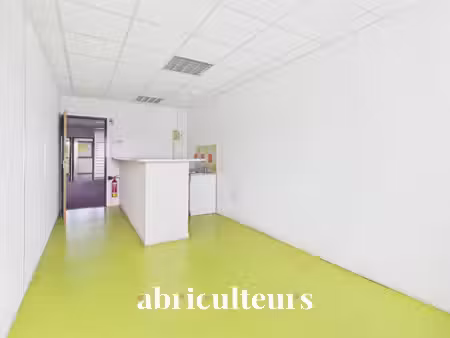zac du parc d'archevilliers : plateaux de bureaux lumineux et climatisés. un emplacement s