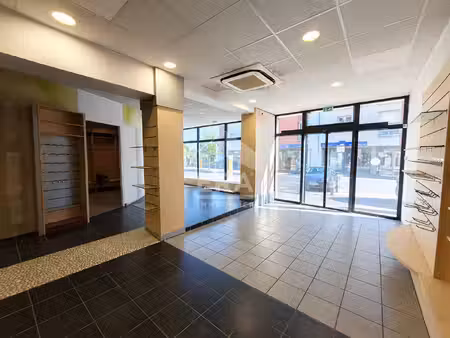 à louer - local commercial de 240 m² - salbris