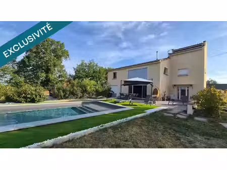 villa avec pigeonnier  piscine et grand garage