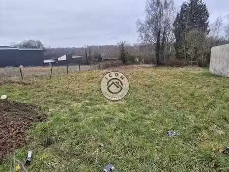 terrain à bâtir destiné à la construction d'une maison individue