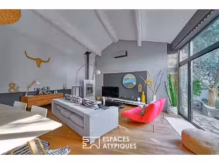 élégance et caractère : magnifique maison de village avec bassin privatif