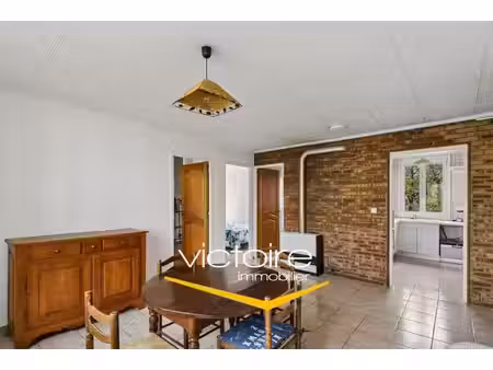 t3 meublé - 55 12 m² - vénissieux - parking sécurisé et cave
