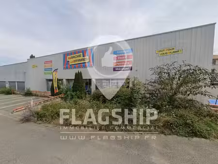vente commerce lavelanet 09300 750m²