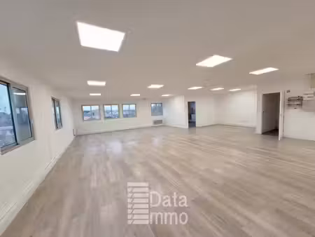 location local d’activités 30m² à 1472m²