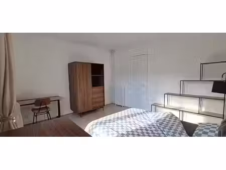 location meublée locaux professionnels 1 pièce 72 m² à reims (51100)  600 €