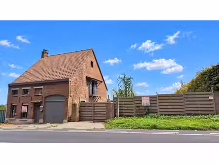 charmante gezinswoning met 5 slaapkamers  ruime tuin en p...