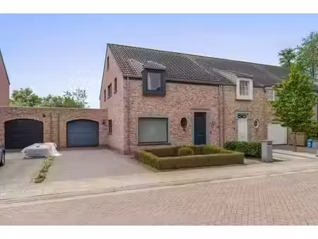 verzorgde woning met leuke tuin in doodlopende straat