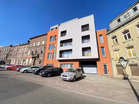 bel appartement 2ch au 1er étage ... a saisir !!