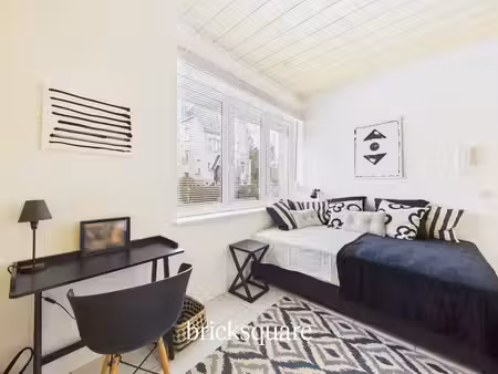 splendide et grande chambre dans un coliving complètement ré