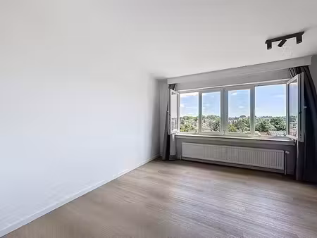 woluwe-saint-pierre - studio rénové +/- 36m2
