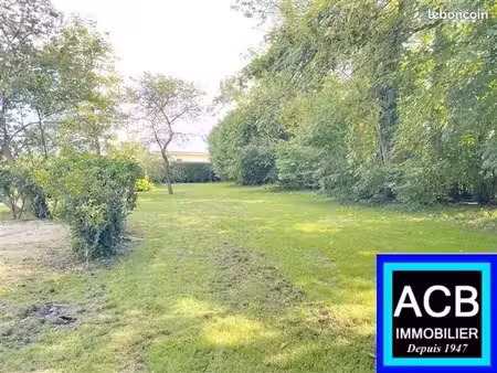 terrain 693 m² berthecourt