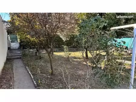à saisir secteur très calme maison jumelée de plain-pied de 74m2