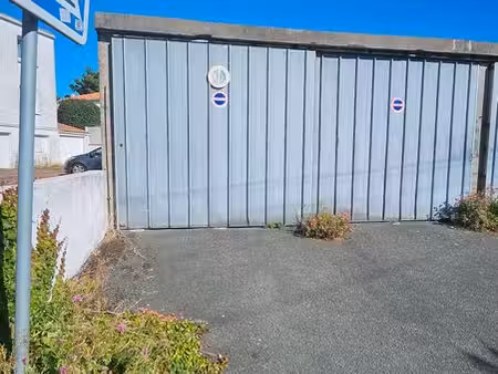 grand garage double / stockage + parking ext - quartier saint maurice