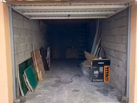 location garage fermé st cyprien