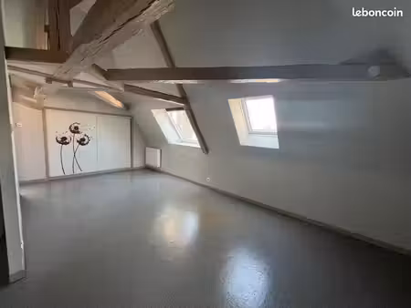 studio 1 pièce 27 m²