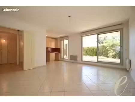 sainte foy les lyon - maréchal foch : magnifique t2 exposé sud de 51 m² en rez-de-jardin d