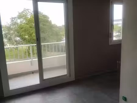 t1bis 30m² entièrement rénové- toulouse sud-ouest - rés. calme avec pisicine et tennis