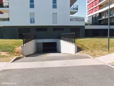 parking souterrain couvert  tours et sa métropole  plusieurs localisations pour moto ou vo