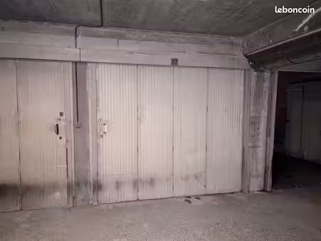 loue garage sécurisé proche des halles