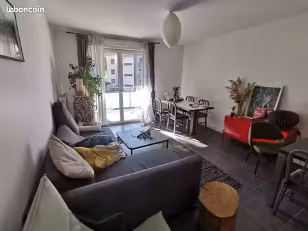 appartement 3 pièces à louer avec cave et garage