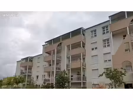 pessac stade nautique proche centre. t3 de 68 m² avec balcon et parking
