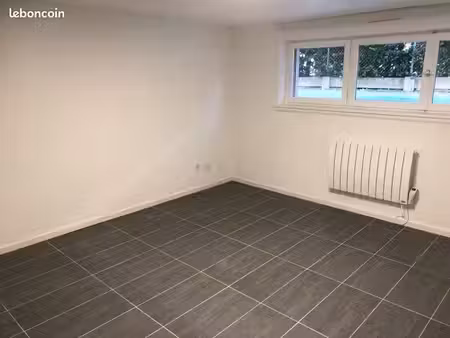 box locatif avec sol carrelé