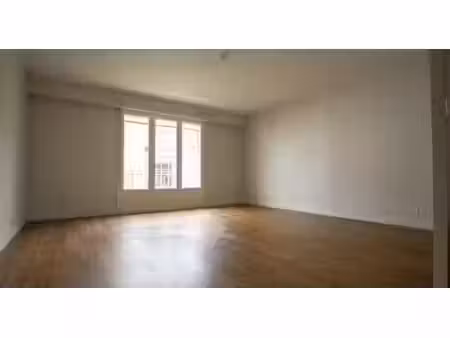 location appartement 2 pièces 42 m² à neuilly-sur-seine (92200)  1 500 €