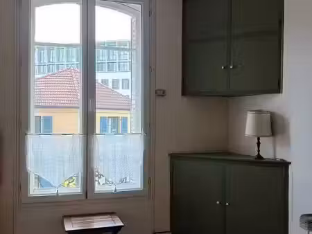 location meublée appartement 3 pièces 57 m² à versailles (78000)  1 550 €