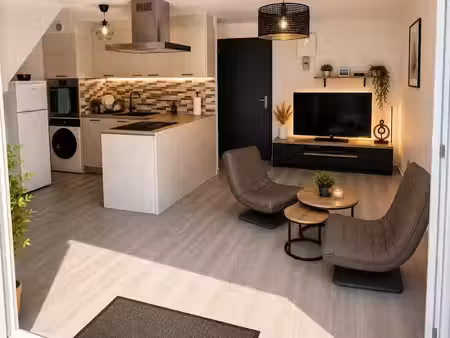 location meublée appartement 2 pièces 37 m² à concarneau (29900)  690 €