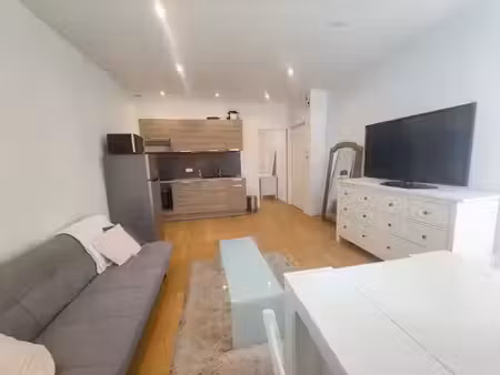 location meublée appartement 2 pièces 34.65 m² à toulon (83000)  750 €