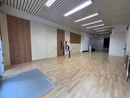 location appartement 3 pièces 77 m² à saint-affrique (12400)  900 €