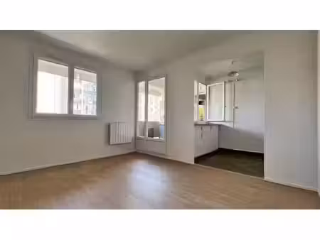location appartement 3 pièces 69.77 m² à romainville (93230)  1 290 €