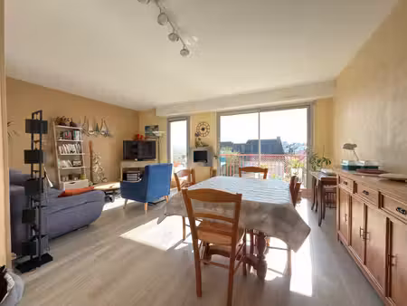appartement situé entre le parc paysager et le front de mer