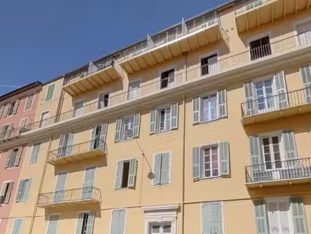 republique vaste 4p 116m2.