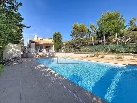 villa t6 de 209 m² sur 1350 m² de terrain avec piscine